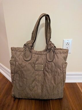 Marc by Marc Jacobs quilted Nylon Tote Bag - Taupe